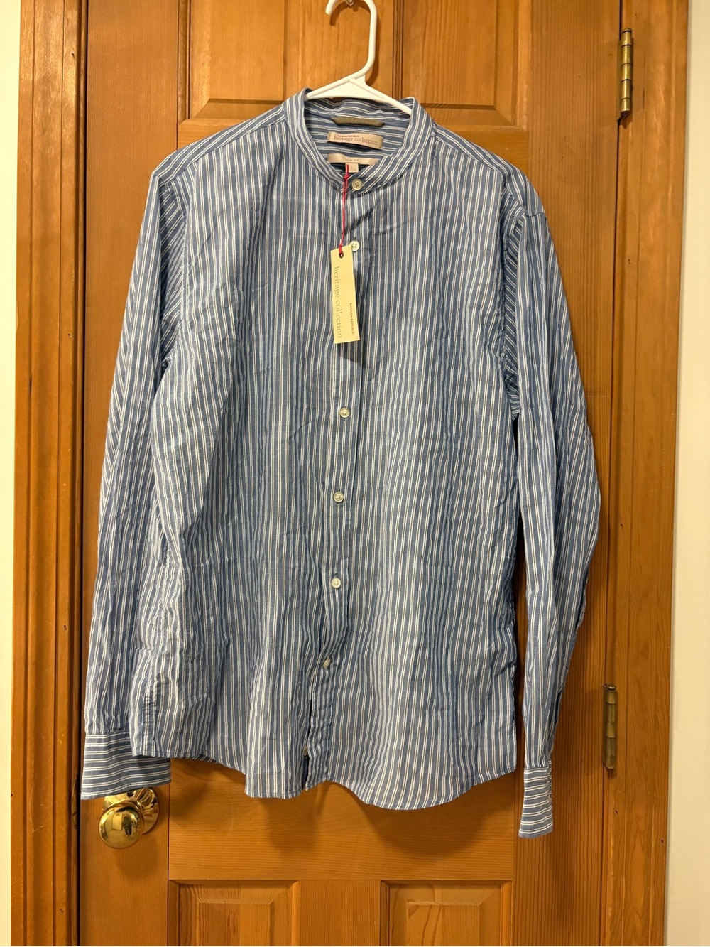 NWT Banana Republic Heritage Collection Lightweight Blue and White Striped Shirt